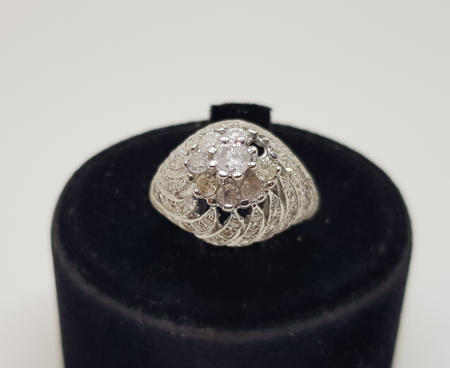 ÇARKIFELEK MOTİFLİ BÜYÜK TAŞLI PIRLANTA YÜZÜK