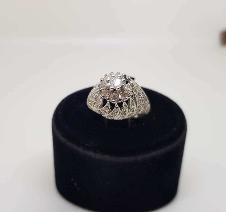 ÇARKIFELEK MOTİFLİ BÜYÜK TAŞLI PIRLANTA YÜZÜK