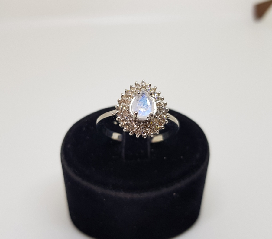 KUVARZ VE PIRLANTA TAŞLI DAMLA MODEL YÜZÜK