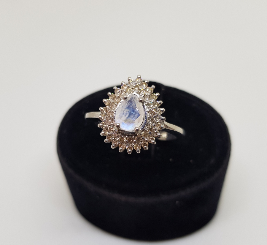 KUVARZ VE PIRLANTA TAŞLI DAMLA MODEL YÜZÜK