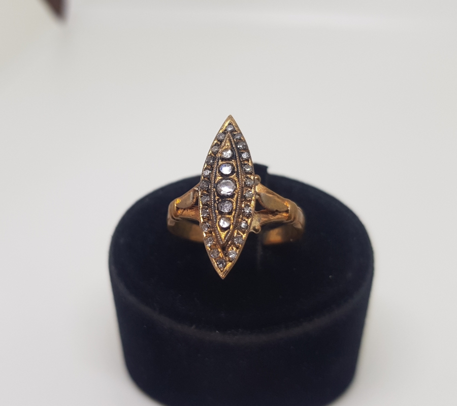 BÜYÜK MEKİK MODELİ ELMAS TAŞLI YÜZÜK