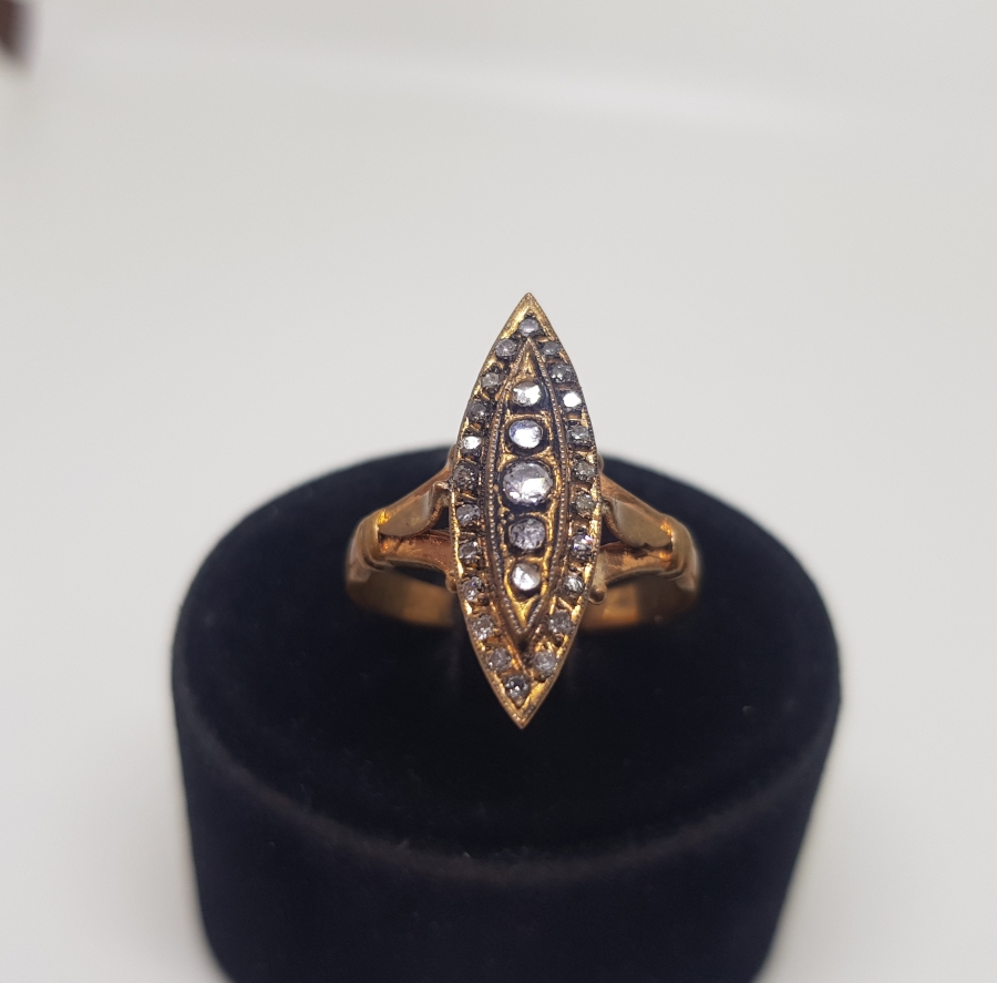 BÜYÜK MEKİK MODELİ ELMAS TAŞLI YÜZÜK