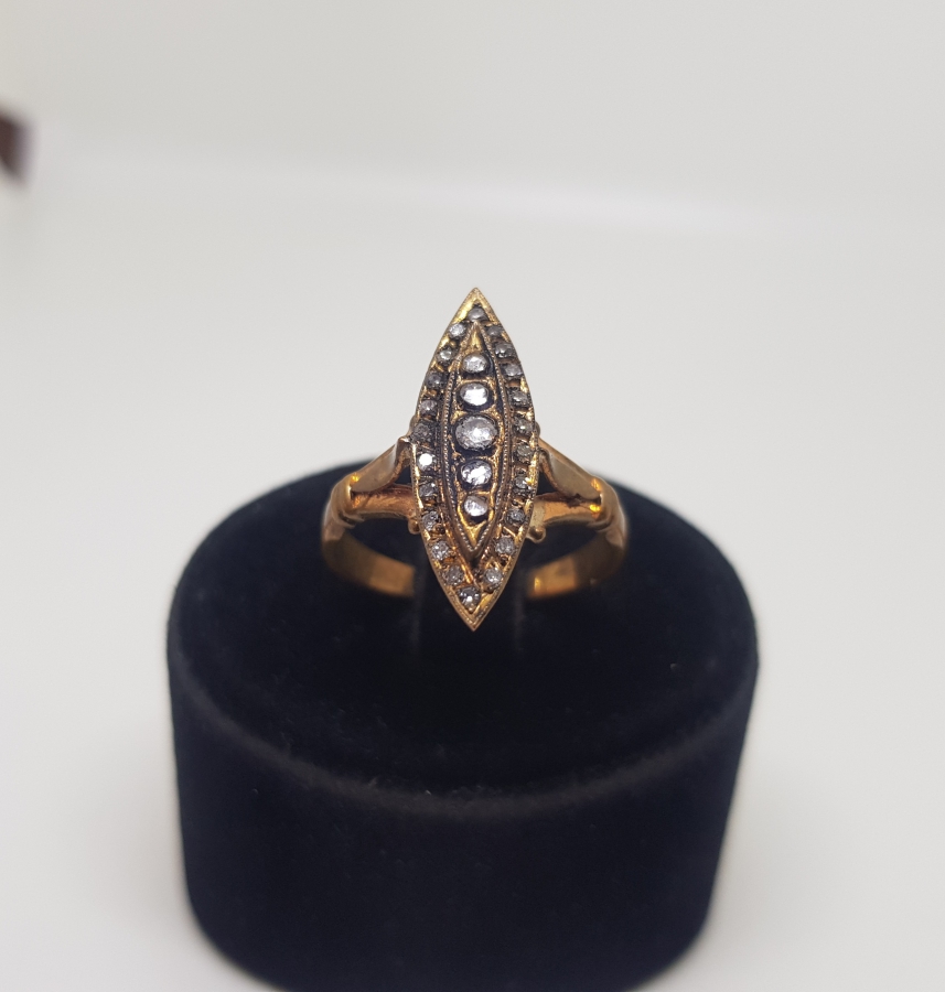 BÜYÜK MEKİK MODELİ ELMAS TAŞLI YÜZÜK