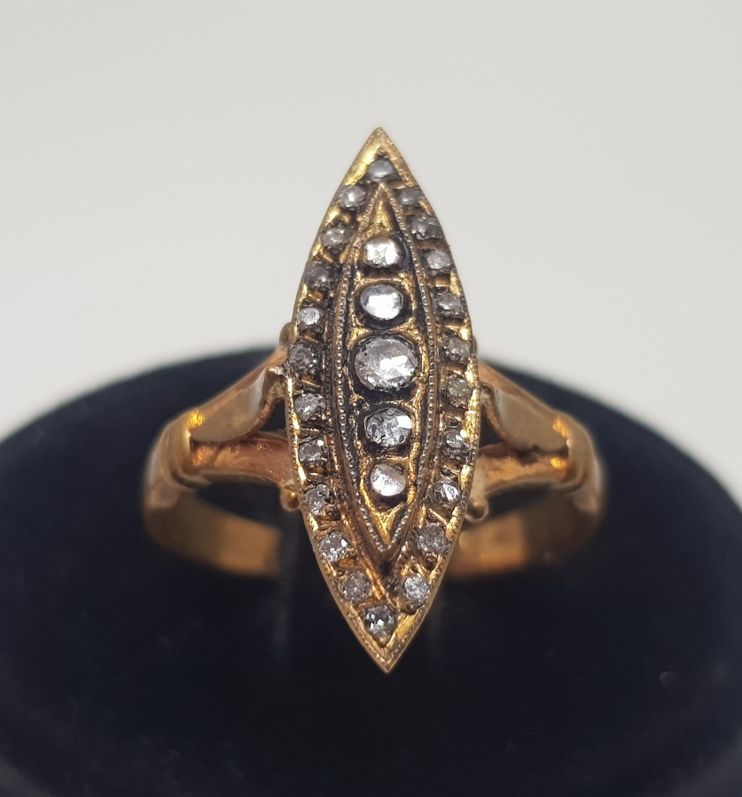 BÜYÜK MEKİK MODELİ ELMAS TAŞLI YÜZÜK