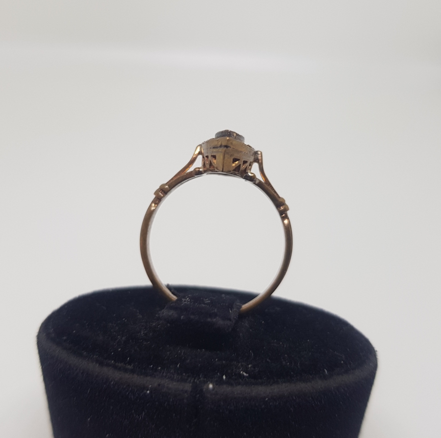 BÜYÜK MEKİK MODELİ ELMAS TAŞLI YÜZÜK