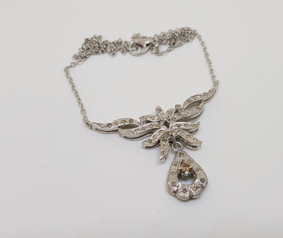 DAMLA FİYONK MODELİ PIRLANTA TAŞLI GERDANLIK