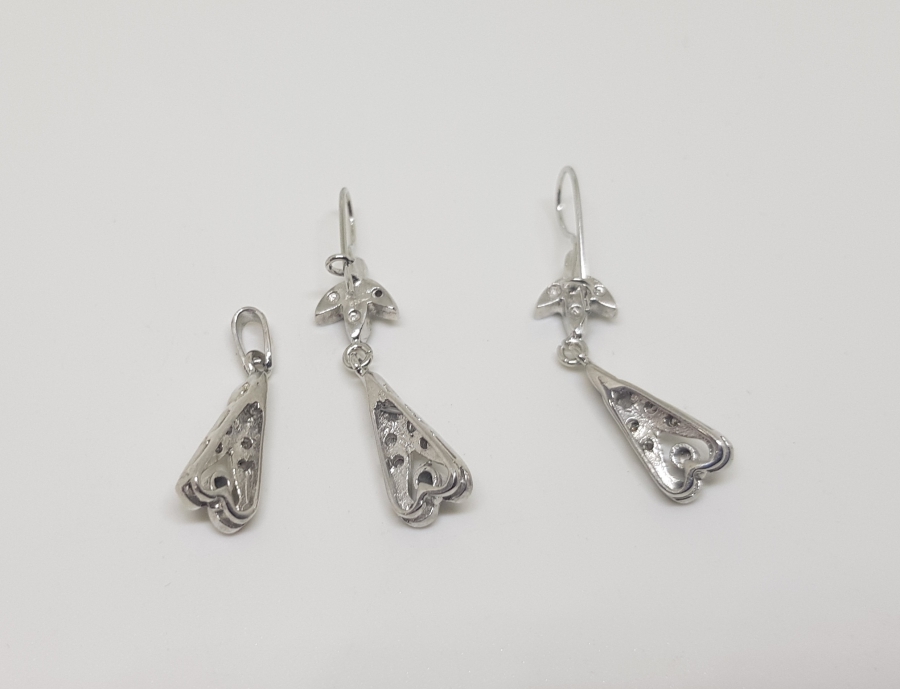 PIRLANTA TAŞLARLA SÜSLÜ KOLYE KÜPE TAKIMI