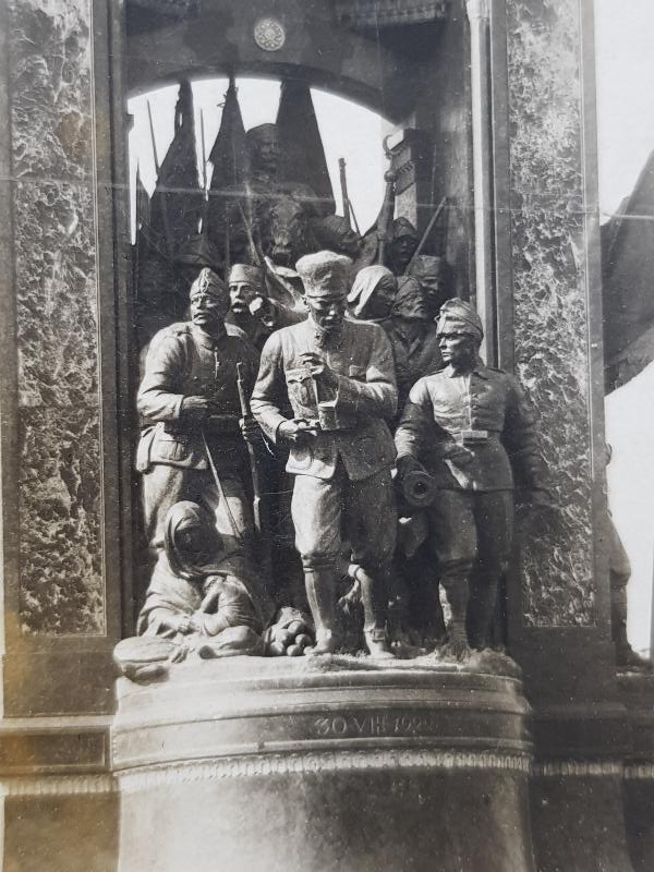 1928 TAKSİM CUMHURİYET ANITI