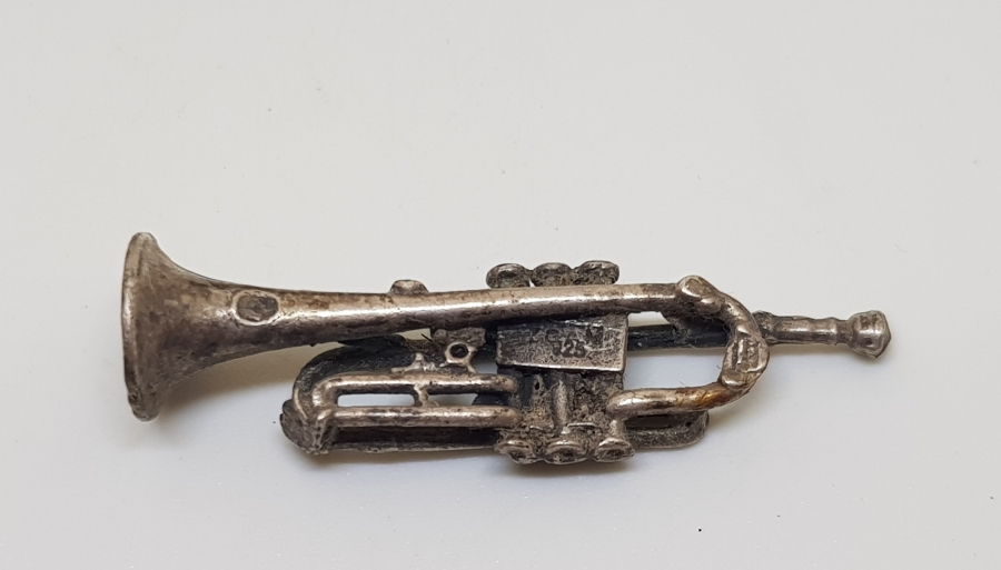 TROMPET FORMUNDA YAPILMIŞ GÜMÜŞ KOLYE UCU