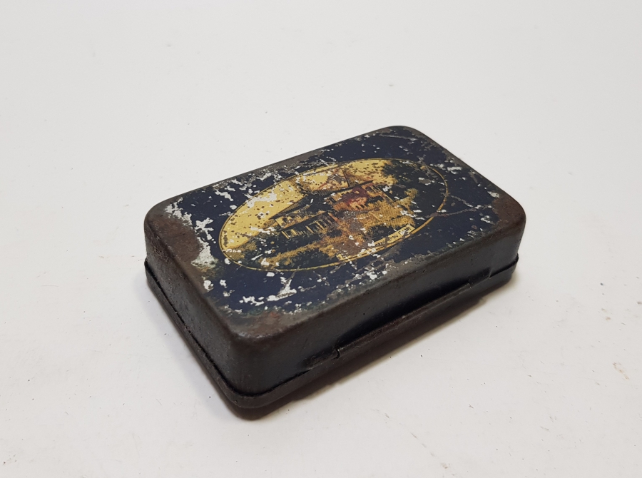 ÜZERİ OSMANLICA YAZILI VE ATATÜRK GÖRSELLİ GAZİ SİGARA TABAKASI