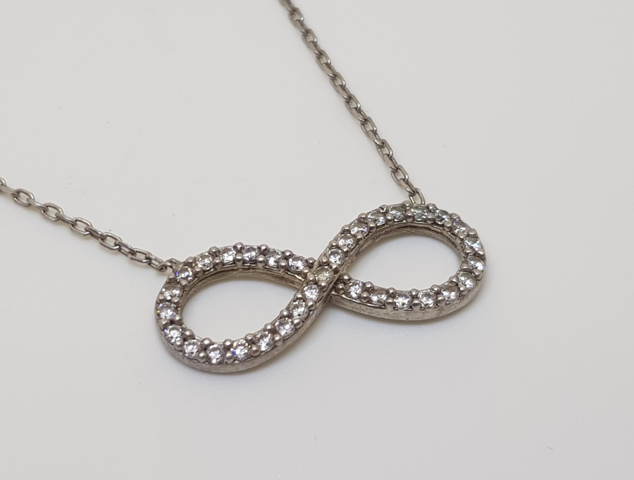 GÜMÜŞ ZİNCİRİYLE MARGAZİT TAŞLI SONSUZLUK KOLYESİ