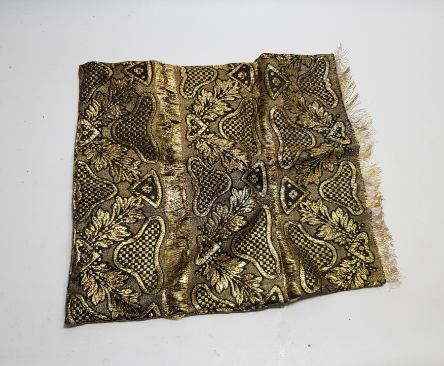 GÜMÜŞ SIRMA İŞÇİLİKLİ HEREKE YAPIMI OSMANLI DÖNEMİ KUR'AN-I KERİM ÇANTASI