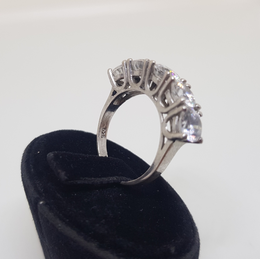 ÜZERİ MARGAZİT TAŞLI BEŞTAŞ MODEL GÜMÜŞ YÜZÜK