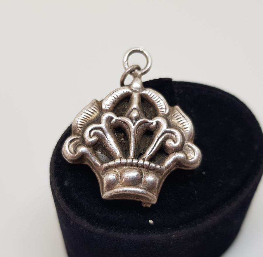 KARNİK ÇİÇEĞİ FORMUNDA YAPILMIŞ ÇOK NADİR OSMANLI DÖNEMİ GÜMÜŞ KÖSTEK SALLAMASI