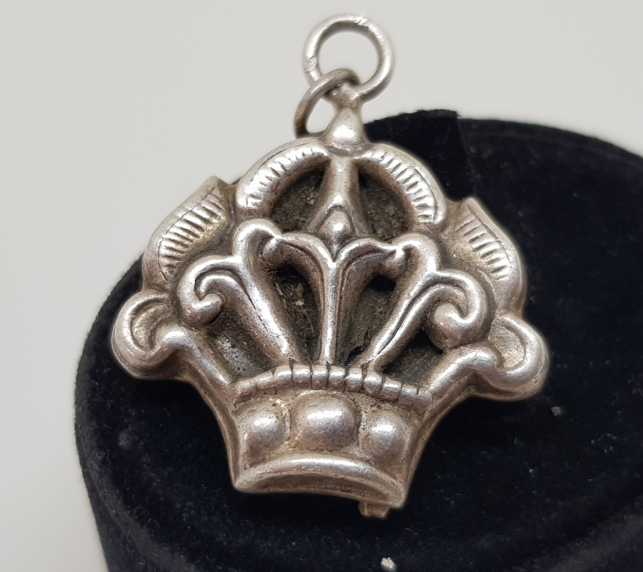 KARNİK ÇİÇEĞİ FORMUNDA YAPILMIŞ ÇOK NADİR OSMANLI DÖNEMİ GÜMÜŞ KÖSTEK SALLAMASI