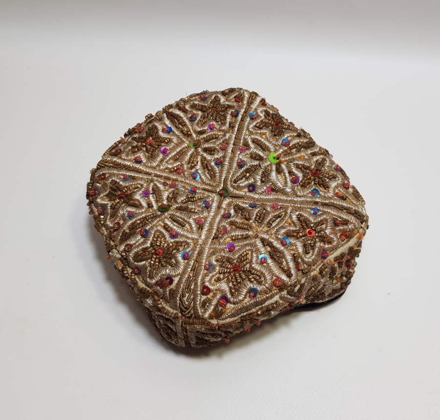 OSMANLI DÖNEMİ SIRMA İŞÇİLİKLİ NADİR FORMDA BALKAN İŞİ GELİN FESİ