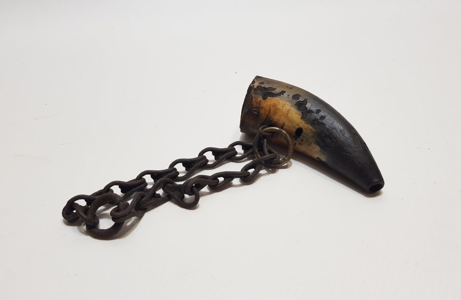 OSMANLI DÖNEMİ ORİJİNAL ZİNCİRİYLE BOYNUZ SAÇMALIK