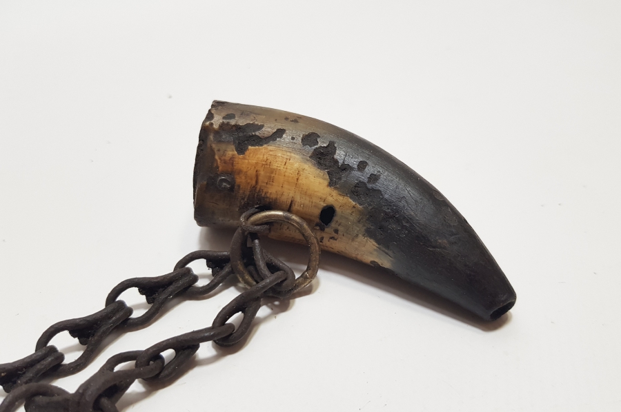 OSMANLI DÖNEMİ ORİJİNAL ZİNCİRİYLE BOYNUZ SAÇMALIK