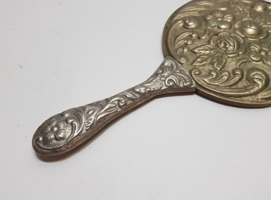 KABARTMA İŞÇİLİKLİ ANTİKA EL AYNASI