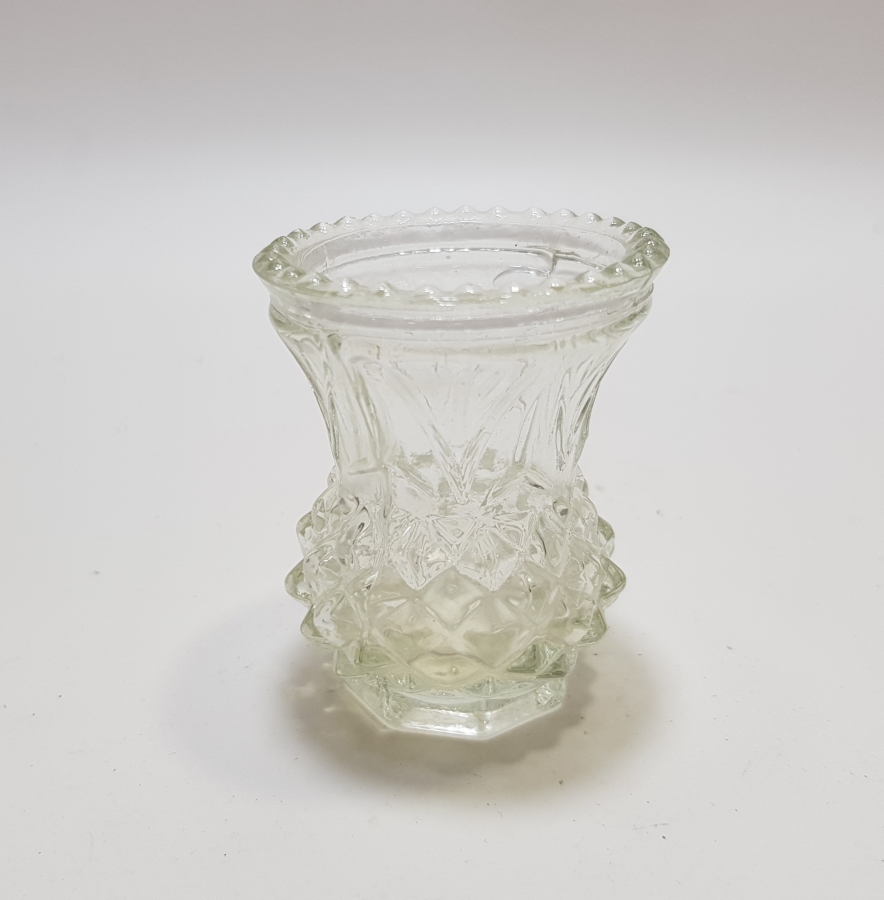 KABARTMA VE KRİSTAL KESME İŞÇİLİKLİ ANTİKA CAM HOKKA