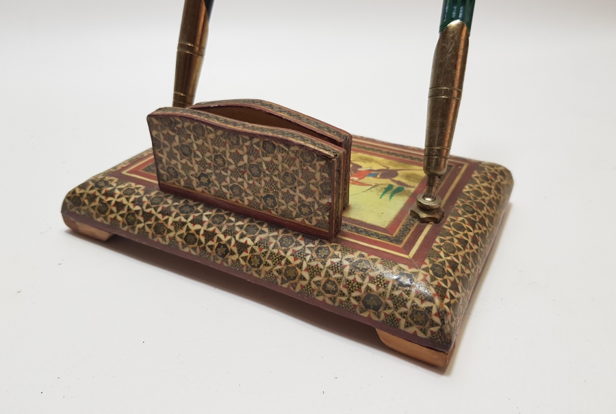 MİNYATÜR VE MARKUTERİ İŞÇİLİKLİ ANTİKA MASA ÜSTÜ KALEMLİĞİ