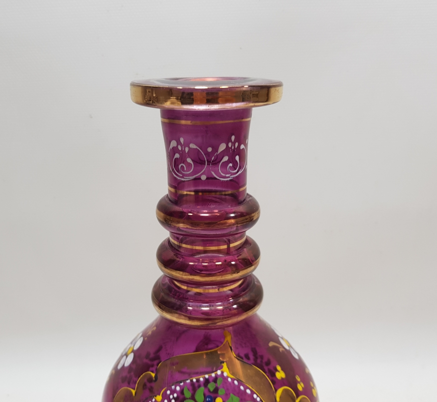 ÜZERİ ALTIN VARAKLI VE MİNE İŞÇİLİKLİ EL BOYAMA ANTİKA NARGİLE ALTI