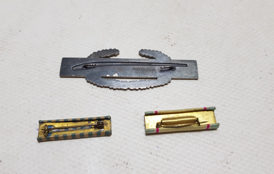 KORE SAVAŞI'NA KATILMIŞ BİR GAZİMİZE AİT GÜMÜŞ VE İPEK ROZET LOTU