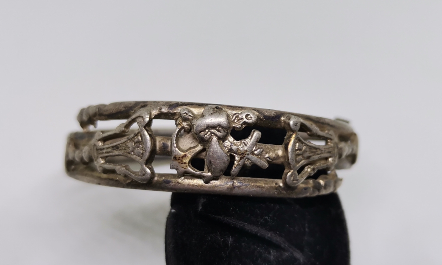 ÜZERİNDE DENİZCİ ÇIPASI BULUNAN ÖZEL YAPIM OSMANLI DÖNEMİ ALTIN VERMEYLİ GÜMÜŞ BİLEKLİK