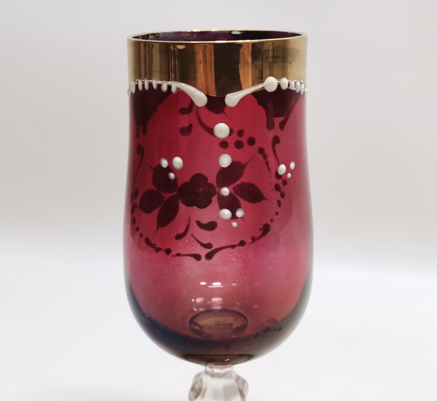 ÜZERİ ALTIN VARAKLI VE MİNE İŞÇİLİKLİ FRANSIZ KADEH