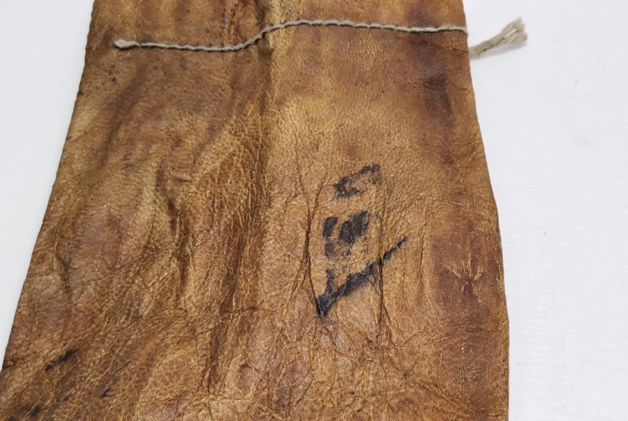 KONYA MEVLEVİHANESİ'NE GÖNDERİLMİŞ ÜZERİ OSMANLICA YAZILI ÇOK NADİR DERİ ALTIN KESESİ