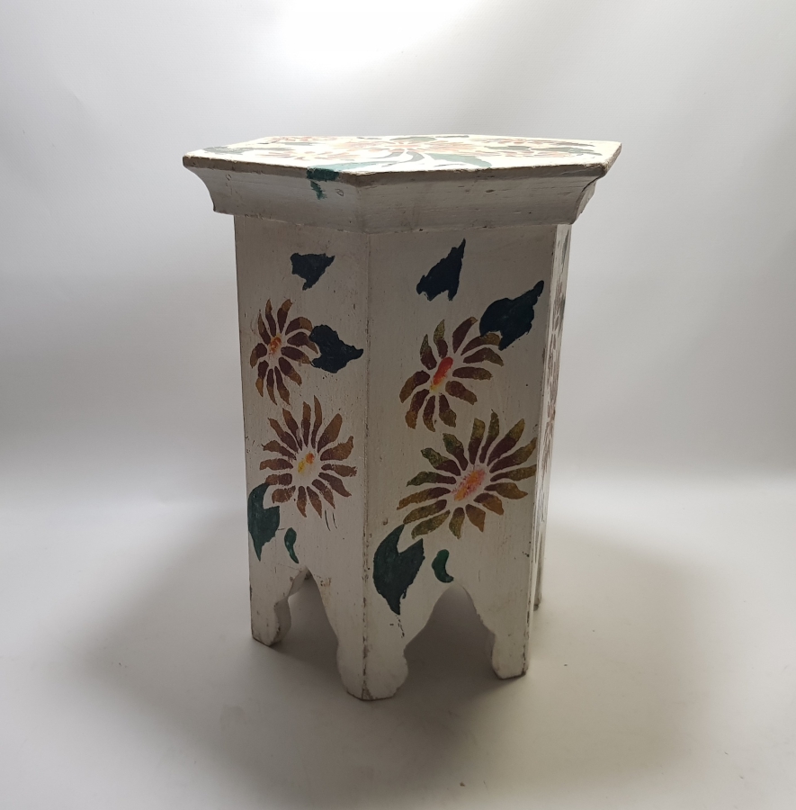 ÜZERİ EL BOYAMA İŞÇİLİKLİ KAHVECİ İŞİ ANTİKA SEHPA