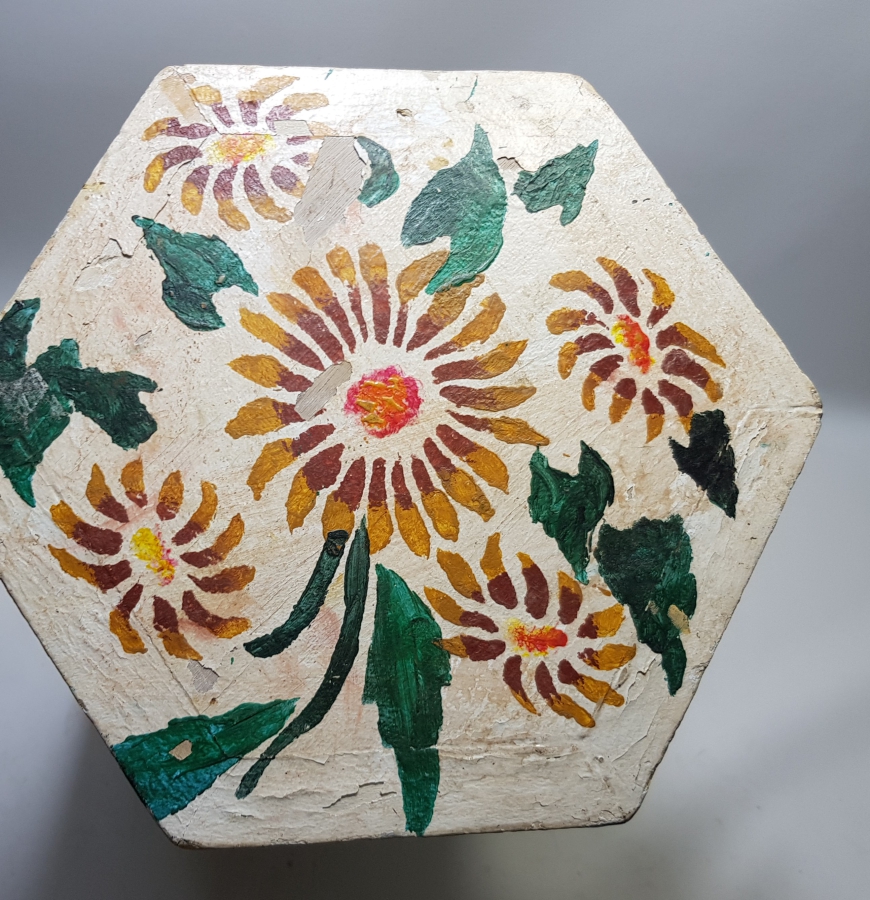 ÜZERİ EL BOYAMA İŞÇİLİKLİ KAHVECİ İŞİ ANTİKA SEHPA