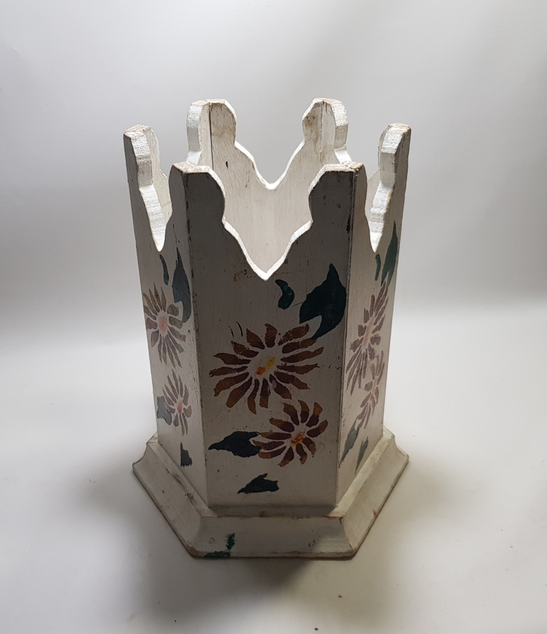 ÜZERİ EL BOYAMA İŞÇİLİKLİ KAHVECİ İŞİ ANTİKA SEHPA