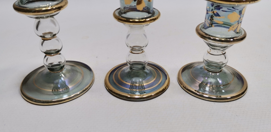 ÜZERİ ALTIN VARAKLI ANTİKA CAM MUMLUK TAKIMI