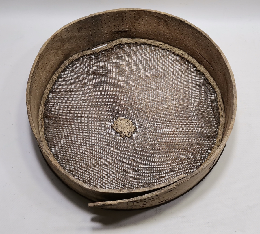 AHŞAP VE BAĞIRSAKTAN YAPILMIŞ OSMANLI DÖNEMİ UN ELEĞİ