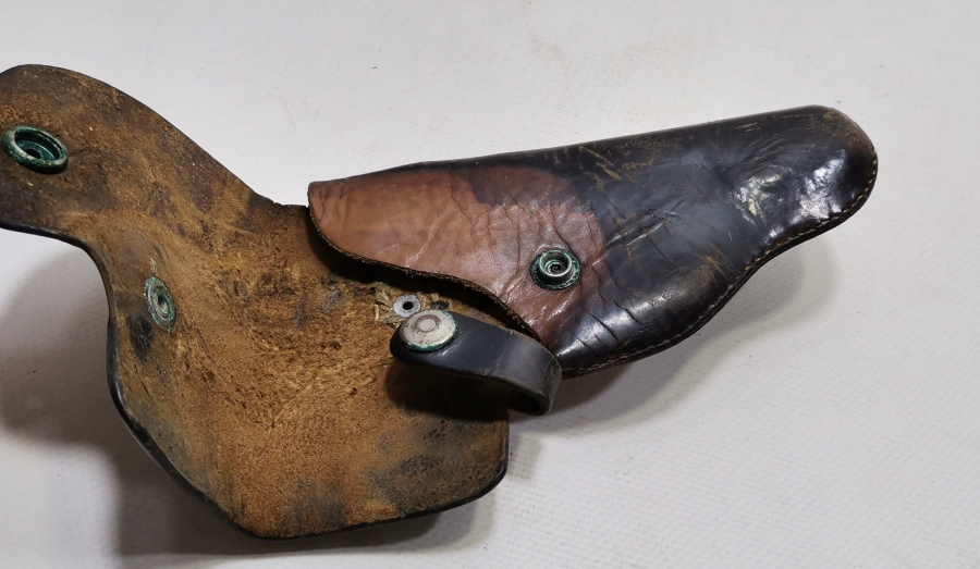 ANTİKA DERİDEN MAMUL SUBAY TABANCA KILIFI