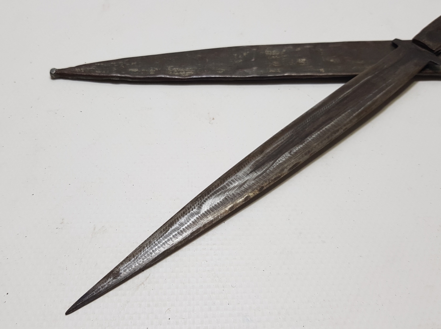 BOYNUZ SAPLI OSMANLI DÖNEMİ ÇERKES İŞİ NADİR ÇİZME KAMASI