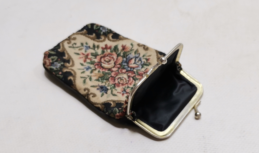 NADİR FORMDA ANTİKA GOBLEN GECE ÇANTASI