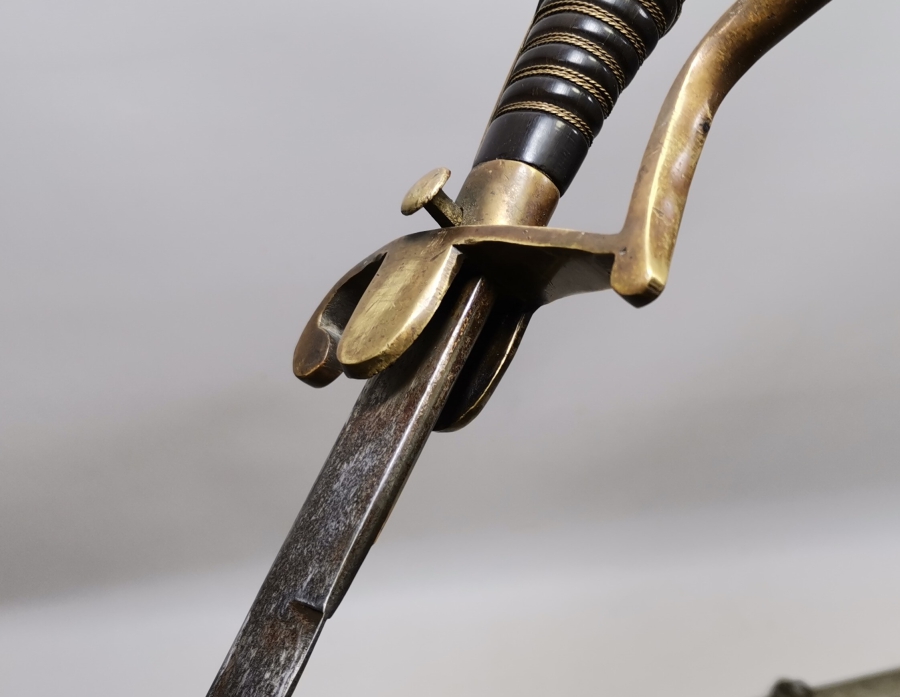 1940 TARİHLİ BOYNUZ SAPLI NADİR SUBAY KILICI