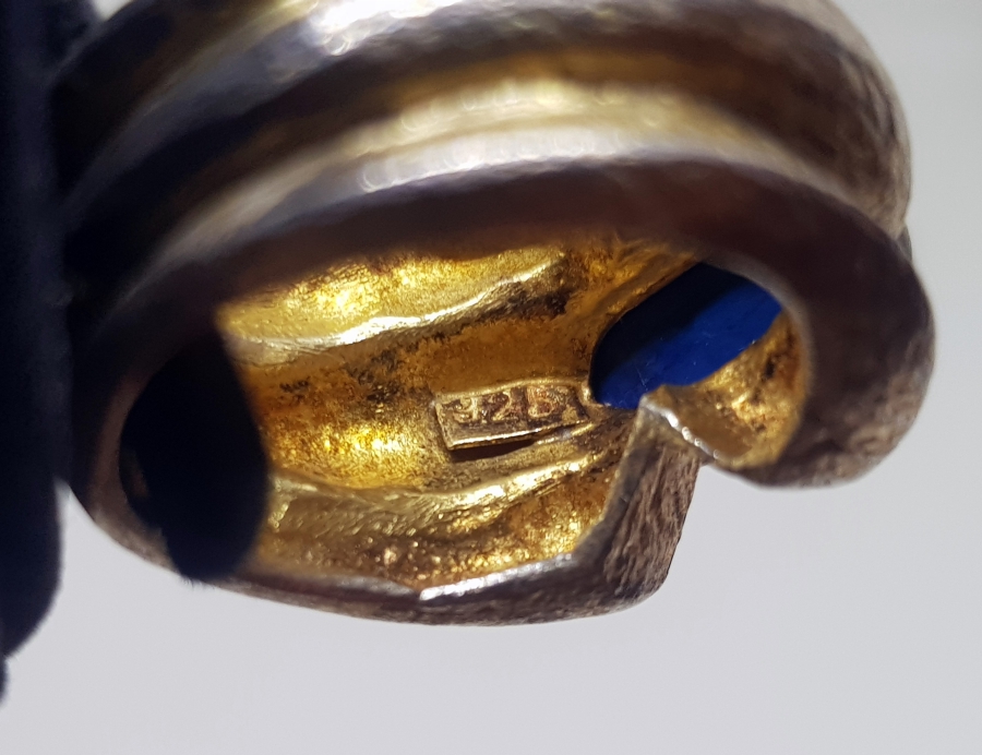 LAPİS TAŞLI VE GÜMÜŞ ÜZERİ ALTIN VERMEYLİ ÖZEL YAPIM YÜZÜK