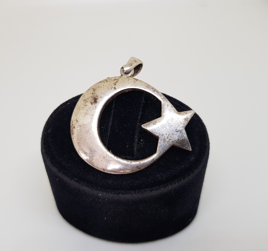 AY YILDIZ FORMUNDA YAPILMIŞ GÜMÜŞ KOLYE UCU