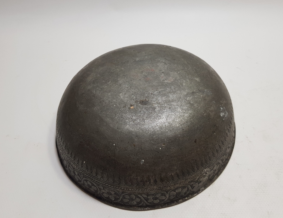 ÜZERİ İŞLEMELİ OSMANLI DÖNEMİ NADİR FORMDA BADYA FORMLU BAKIR TABAK