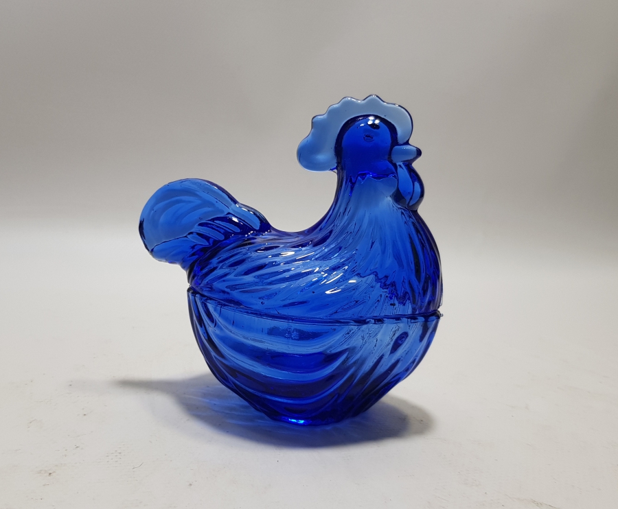 NADİR RENKTE HOROZ FİGÜRLÜ ANTİKA KAPAKLI ŞEKERLİK