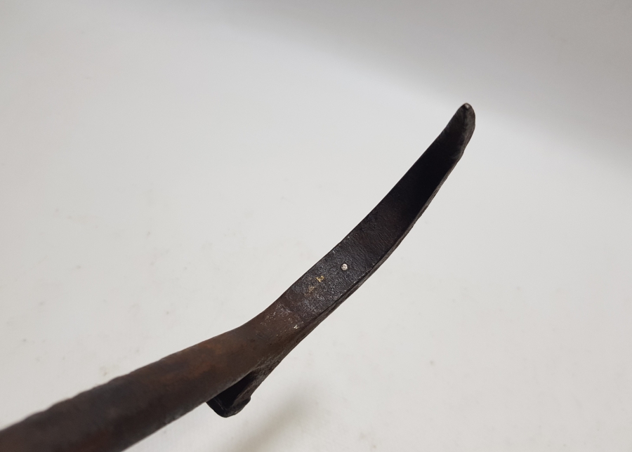 ÜZERİ İŞLEMELİ EL DÖVME DEMİRDEN MAMUL OSMANLI DÖNEMİ KANCA