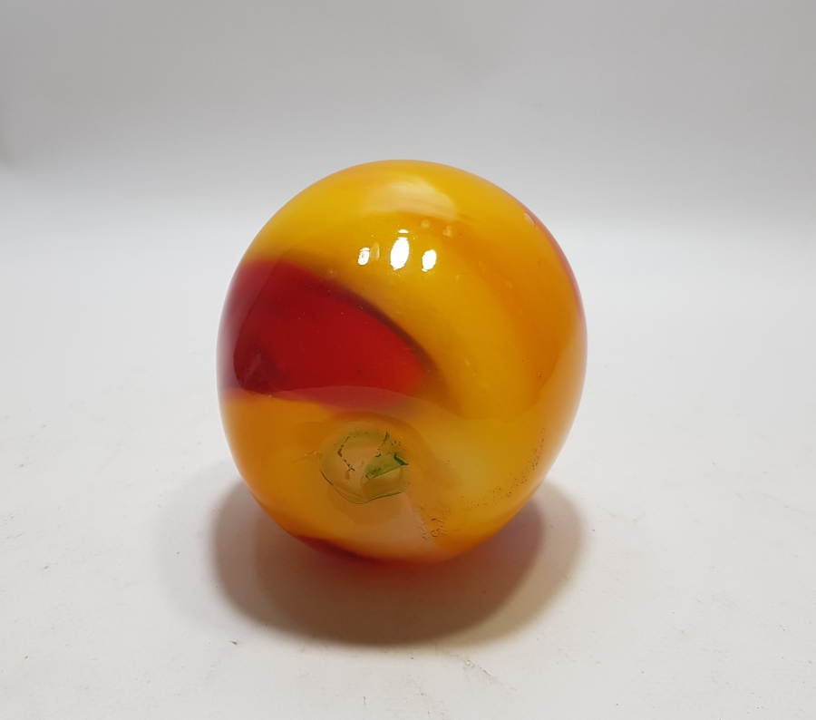 ANTİKA MURANO BÜYÜK BOY ELMA FORMUNDA YAPILMIŞ MASA ÜSTÜ OBJESİ