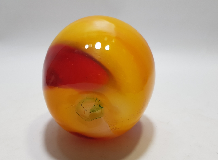 ANTİKA MURANO BÜYÜK BOY ELMA FORMUNDA YAPILMIŞ MASA ÜSTÜ OBJESİ