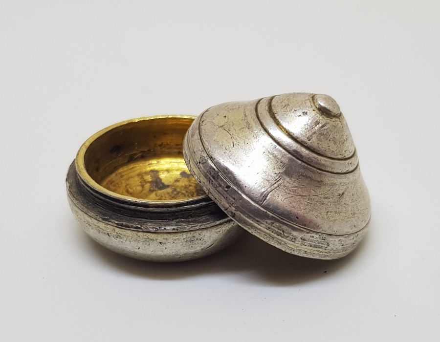 OSMANLI DÖNEMİ KADİRİ TARİKAT SİKKESİ FORMUNDA YAPILMIŞ ÇOK NADİR GÜMÜŞ SAKIZLIK