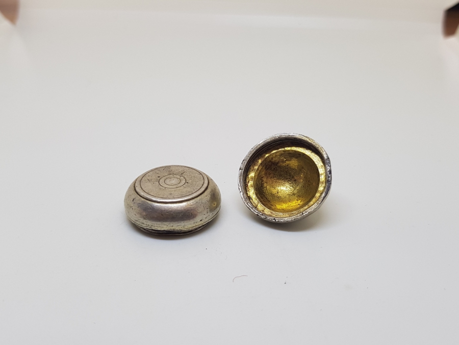 OSMANLI DÖNEMİ KADİRİ TARİKAT SİKKESİ FORMUNDA YAPILMIŞ ÇOK NADİR GÜMÜŞ SAKIZLIK