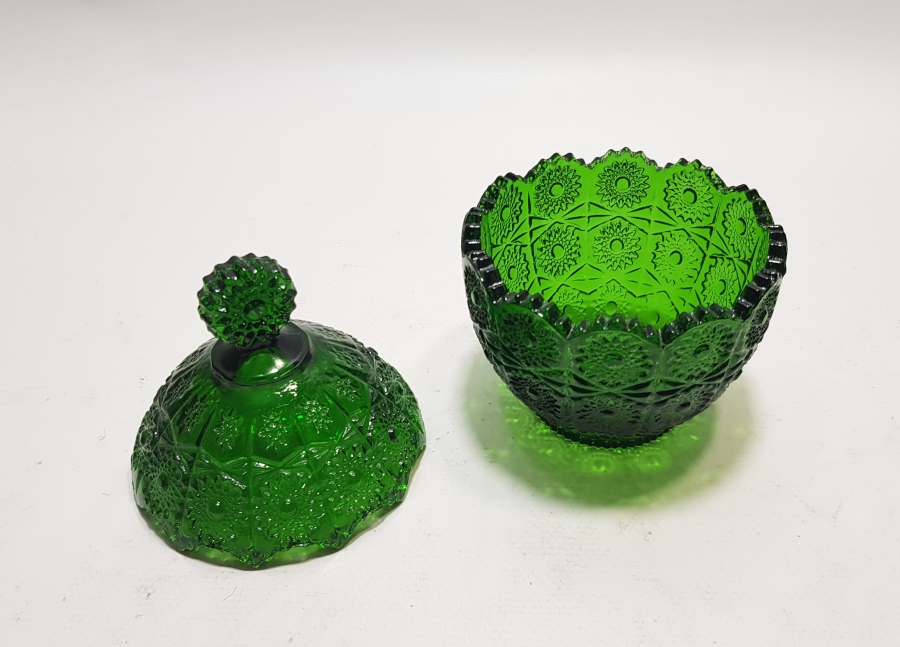 OSMANLI DÖNEMİ KABARTMA İŞÇİLİKLİ NADİR FORMDA KAPAKLI MACUNLUK