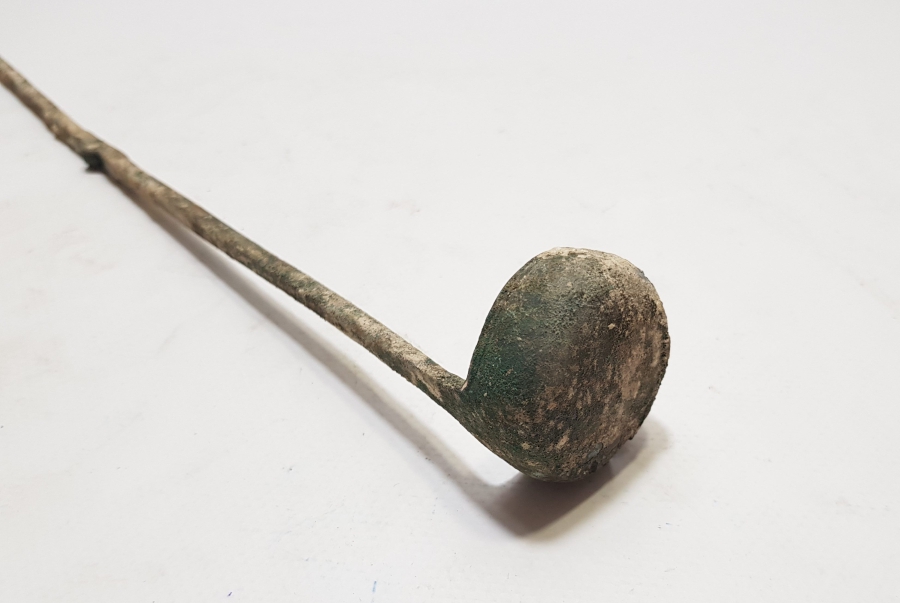 ÜST KISMI KUĞU BAŞI FORMUNDA YAPILMIŞ ÇOK NADİR OSMANLI DÖNEMİ TEKKE İŞİ KANDİL